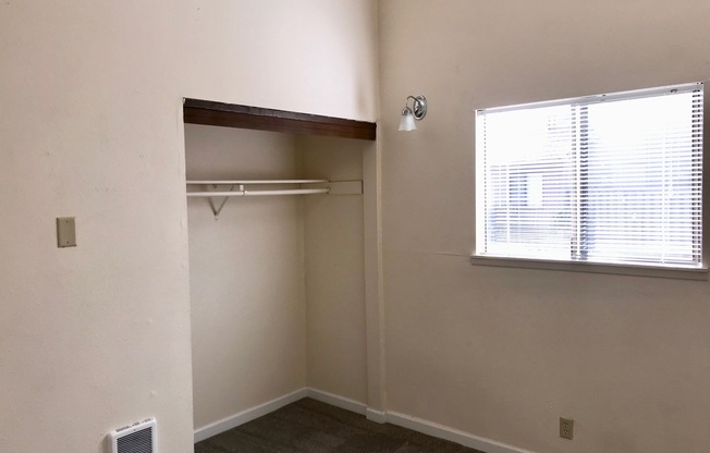 2 beds, 1 bath, 820 sqft, $1,525, Unit 1647A