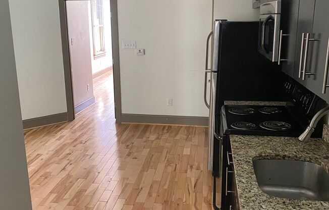 1 bed, 1 bath, 575 sqft, $1,295, Unit Apt #C