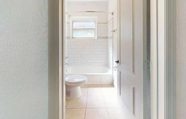 2 beds, 1 bath, 729 sqft, $1,625, Unit 1411-03