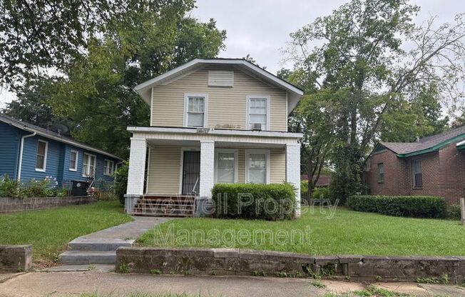 304 12 ST SW