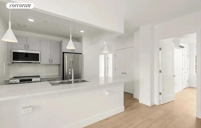 3 beds, 2 baths, $4,200, Unit 2D