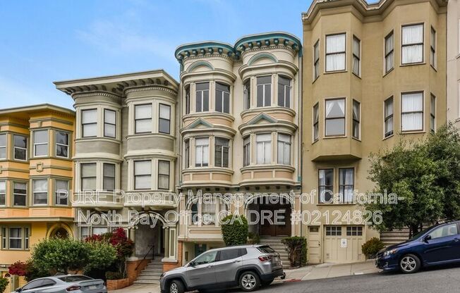 532 LOMBARD ST