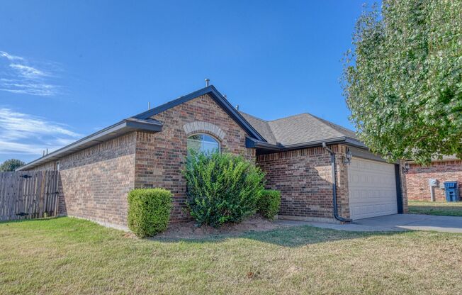 Beautiful home in Johnson Farms Addition!