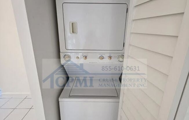 2 beds, 1 bath, 896 sqft, $1,950, Unit C302