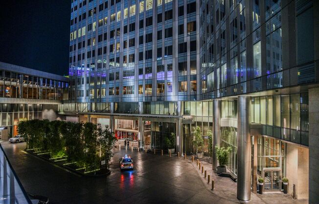 1 bed, 1.5 baths, $5,995, Unit #3902