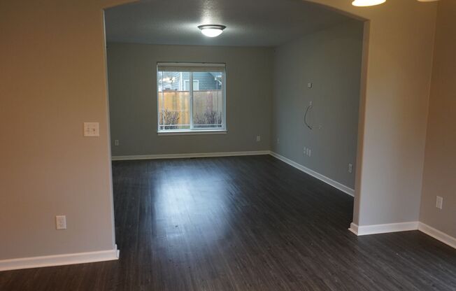 Spacious Central Vancouver 2 Story Home for Lease - 4316 NE 58th Cir
