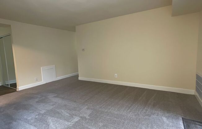 3 beds, 2 baths, 1,152 sqft, $2,350, Unit 14201 #104