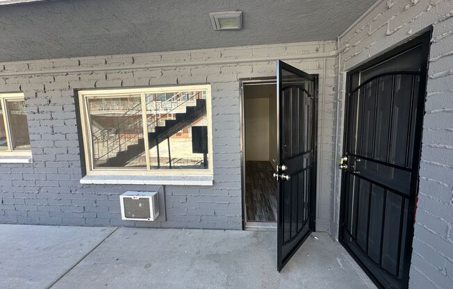 2105 Sunrise Ave.