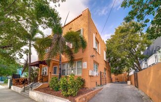1429 SW 3 ST