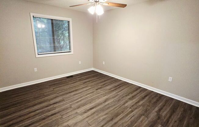 2 beds, 1.5 baths, 1,076 sqft, $1,429, Unit 056