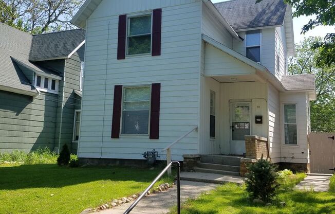 Downtown 2 Story Cottage Monthly Grand Rapids Rental