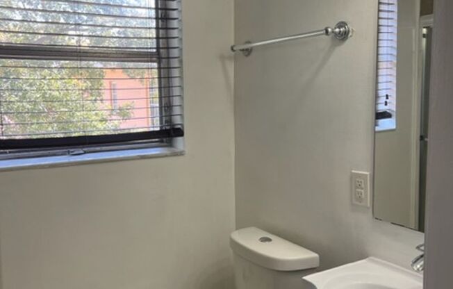 Studio, 1 bath, 450 sqft, $1,830