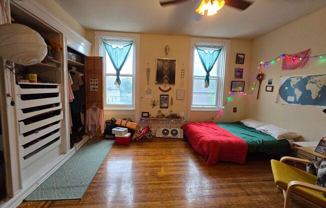 1733 W Montgomery Ave