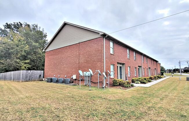 (RCH-102) 1202 Brookline Ave