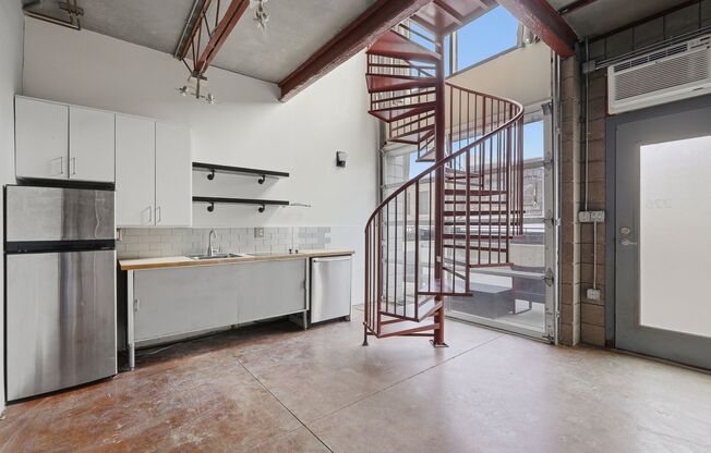 Modern Pet-Friendly 1-Bedroom Condo in Prime Salt Lake City Location with In-Unit Washer/Dryer & Stainless Steel Appliances