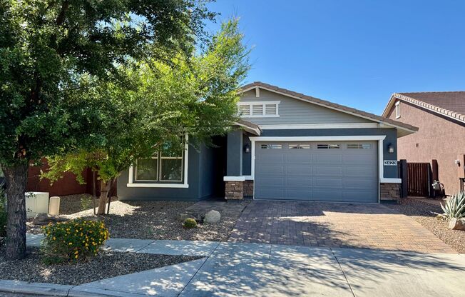 Beautiful 4 Bedroom Single Level Home Located in Bridges Community Gilbert!