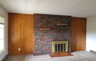 Near Franklin Park 2 br 1ba, stacked washer/dryer included.