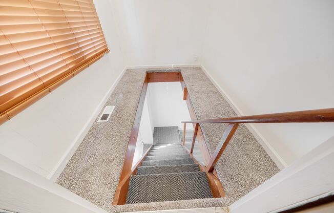 1 Bed, 1 Bath Duplex in Urbana - AVAILABLE NOW!
