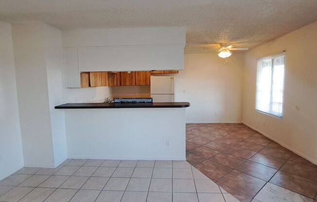 2 beds, 2 baths, 945 sqft, $1,245, Unit 3
