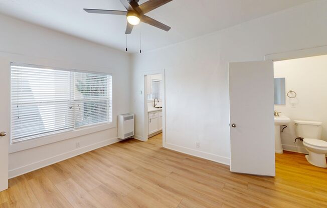 Casa Bonita Apartments...Gorgeous Newly Remodeled Apartments...Hardwood Floors!