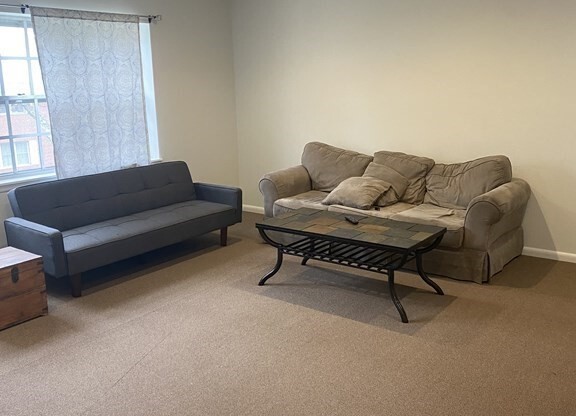 214 Lake Shore Rd Apt 3