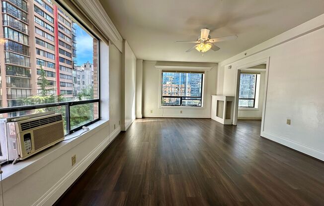 1 bed, 1 bath, 696 sqft, $1,750, Unit 0809