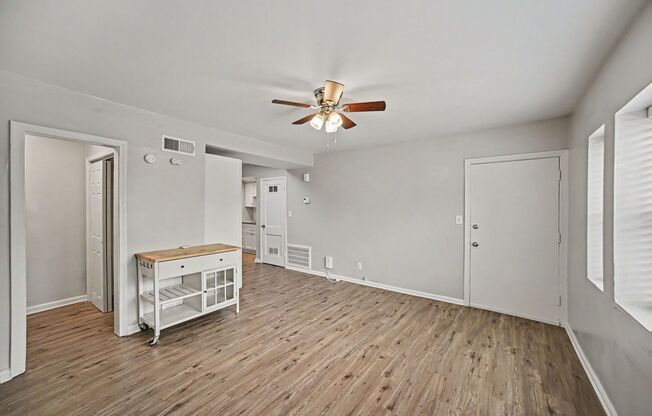 Studio, 1 bath, 394 sqft, $825, Unit 4828 #1S