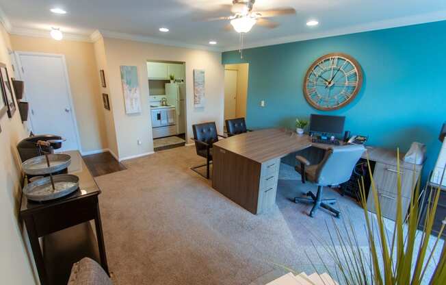 This is a picture of the living room a 549 square foot 1 bedroom, 1 bath apartment at Romaine Court Apartments in the Oakley neighborhood of Cincinnati, Ohio.