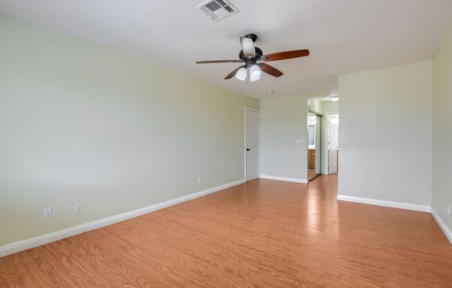 4 beds, 2.5 baths, $2,000