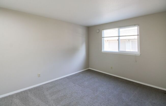 2 beds, 1 bath, 840 sqft, $1,250, Unit 49