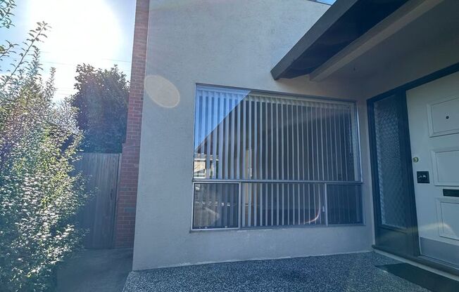 2 bedroom  duplex in Redwood City