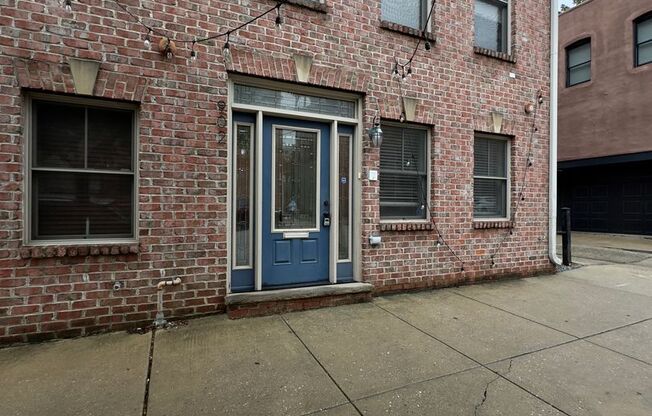 Charming 3BD/3.5BA Townhome with Attached Garage in Canton, MD!