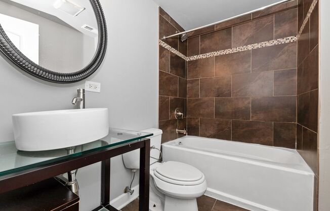 6152-58 S. Martin Luther King Dr.