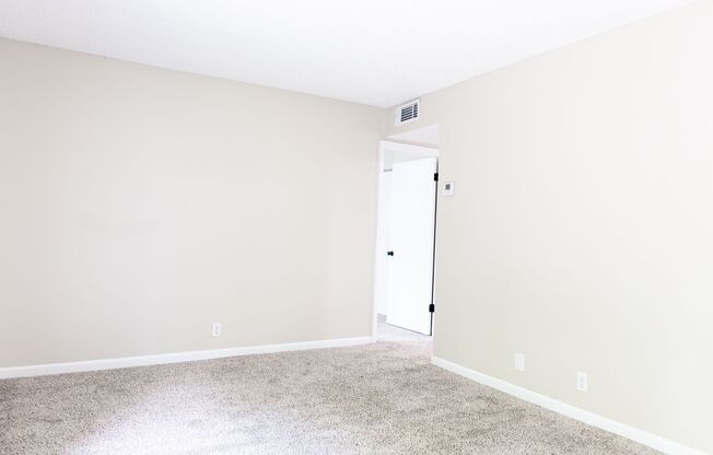 1 bed, 1 bath, 616 sqft, $895, Unit B-8