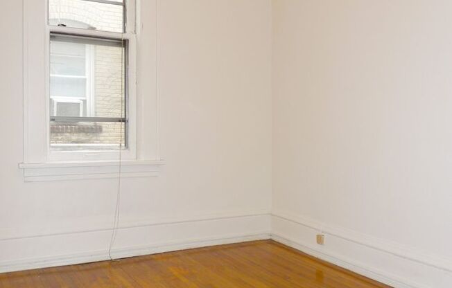 1 bed, 1 bath, 410 sqft, $930, Unit 10 - 205