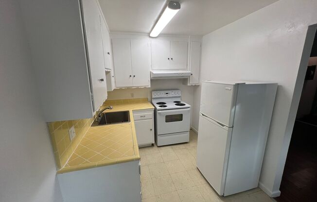 2727 V Street - Apts