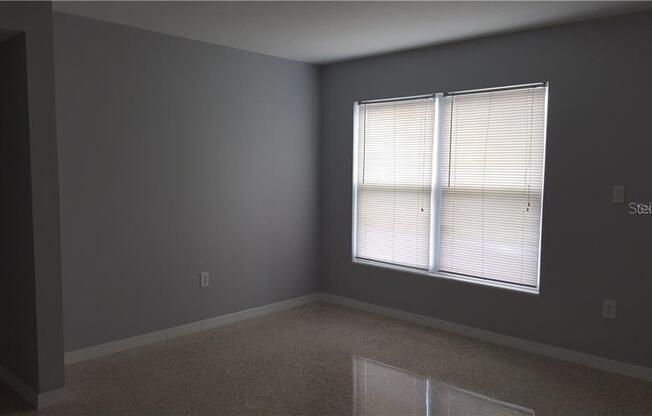 5211 HEMLOCK DRIVE