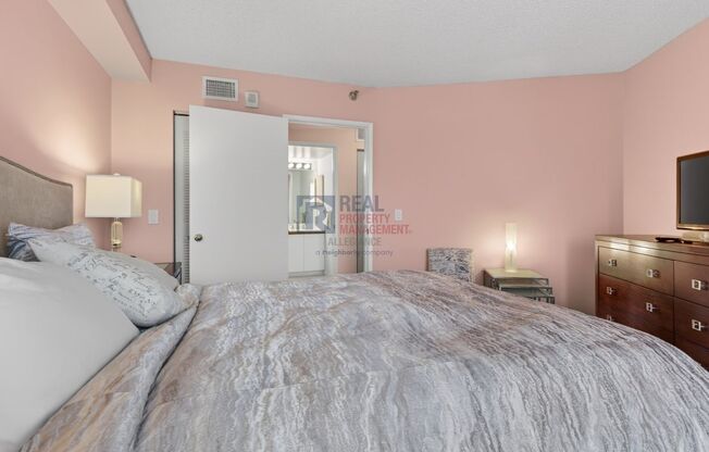 2 beds, 2 baths, $2,700, Unit #1402
