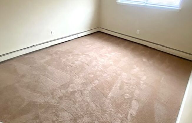 1 bed, 1 bath, 550 sqft, $1,195, Unit H01