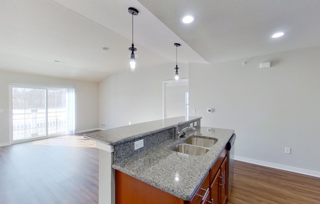 3 beds, 2 baths, $2,085, Unit 18