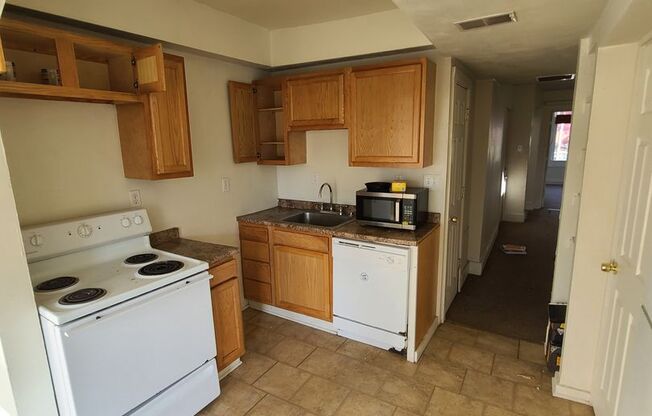 5 beds, 2 baths, $3,750, Unit Unit 02