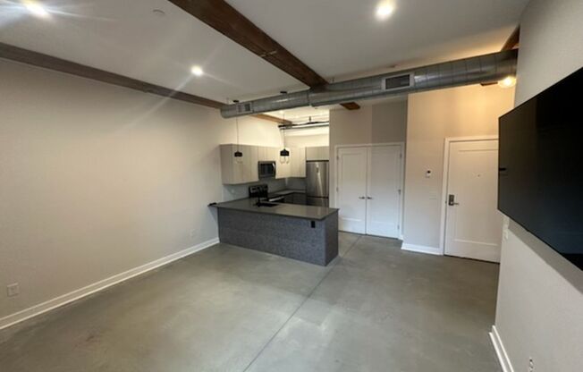 1 bed, 1 bath, 581 sqft, $1,625, Unit 1140