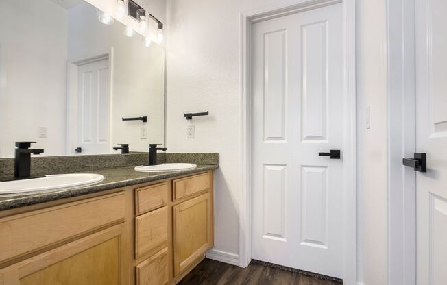 3 beds, 2 baths, 1,352 sqft, $1,795, Unit 215