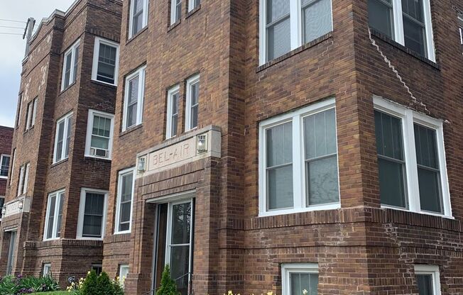 1 bed, 1 bath, $800, Unit 509 S 18th St-1