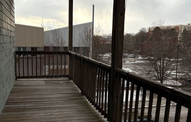 Spacious 3 Bed 2 Bath Apartment With Garage Parking!