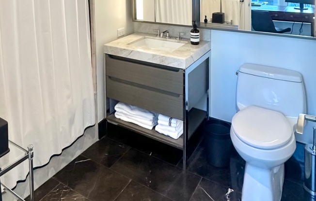 1 bed, 1 bath, $7,000, Unit 8B