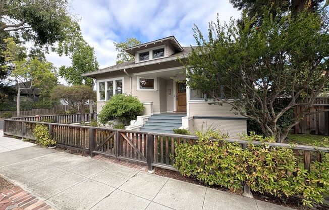 Charming Craftsman Style Home for Rent in Walking Distance to Downtown Palo Alto