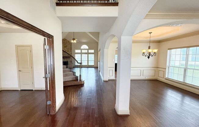 Grand 6-Bedroom Home for lease in The Trails of Glenwood