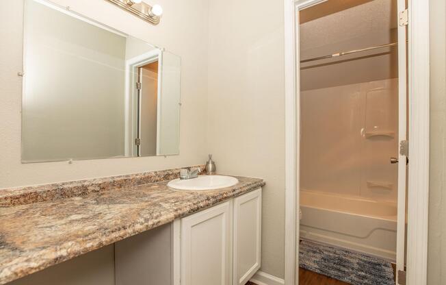 Greenview East - Apartments in Baton Rouge, LA