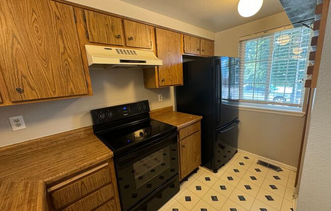 2bd/1.5ba townhouse with basement! Carport parking space!